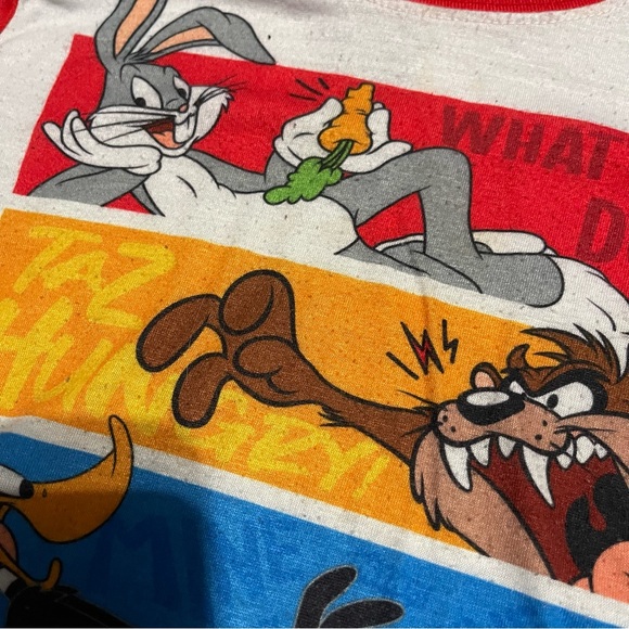 ✨2/$6✨ Boys looney tunes pajama shirt - Picture 2 of 3